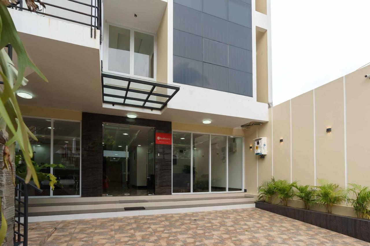 Reddoorz Plus Near Eka Hospital Bsd 5 Dadap Eksteriør bilde