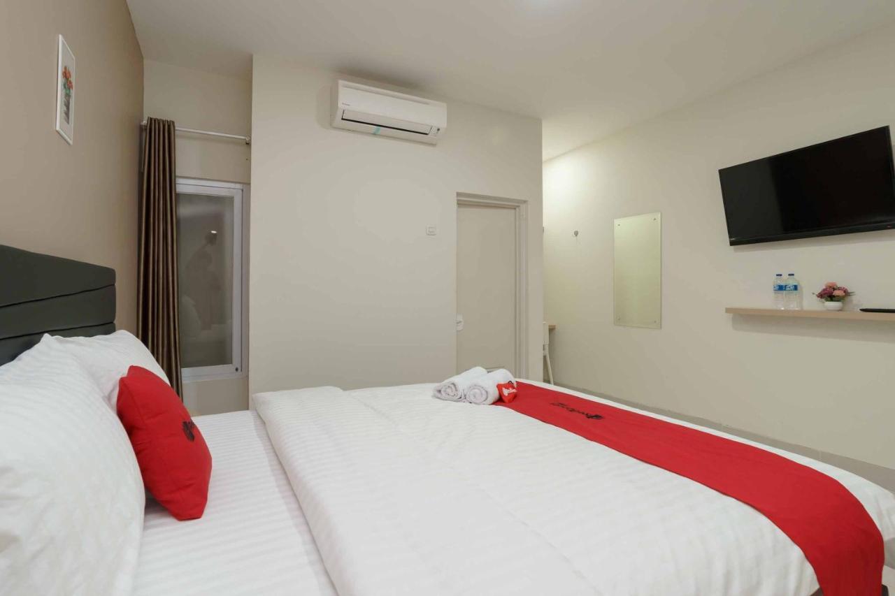 Reddoorz Plus Near Eka Hospital Bsd 5 Dadap Eksteriør bilde