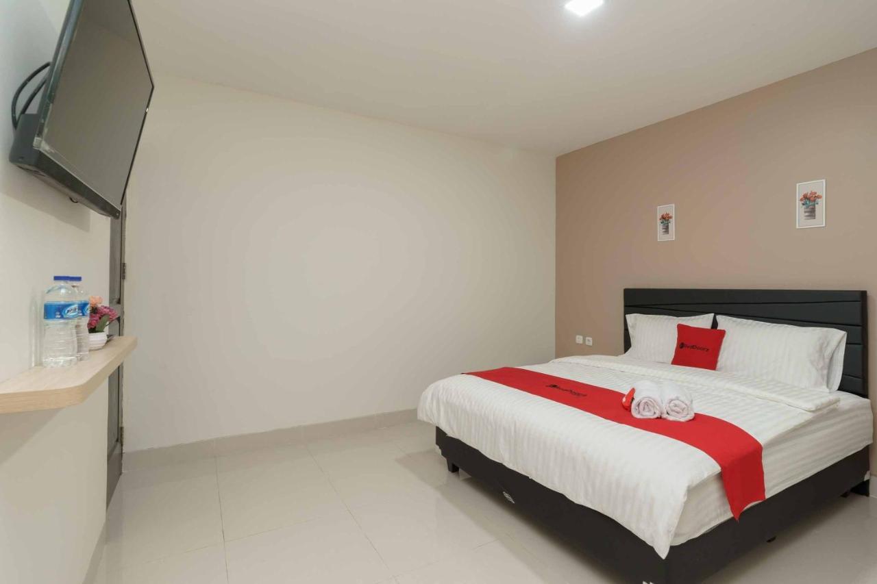 Reddoorz Plus Near Eka Hospital Bsd 5 Dadap Eksteriør bilde