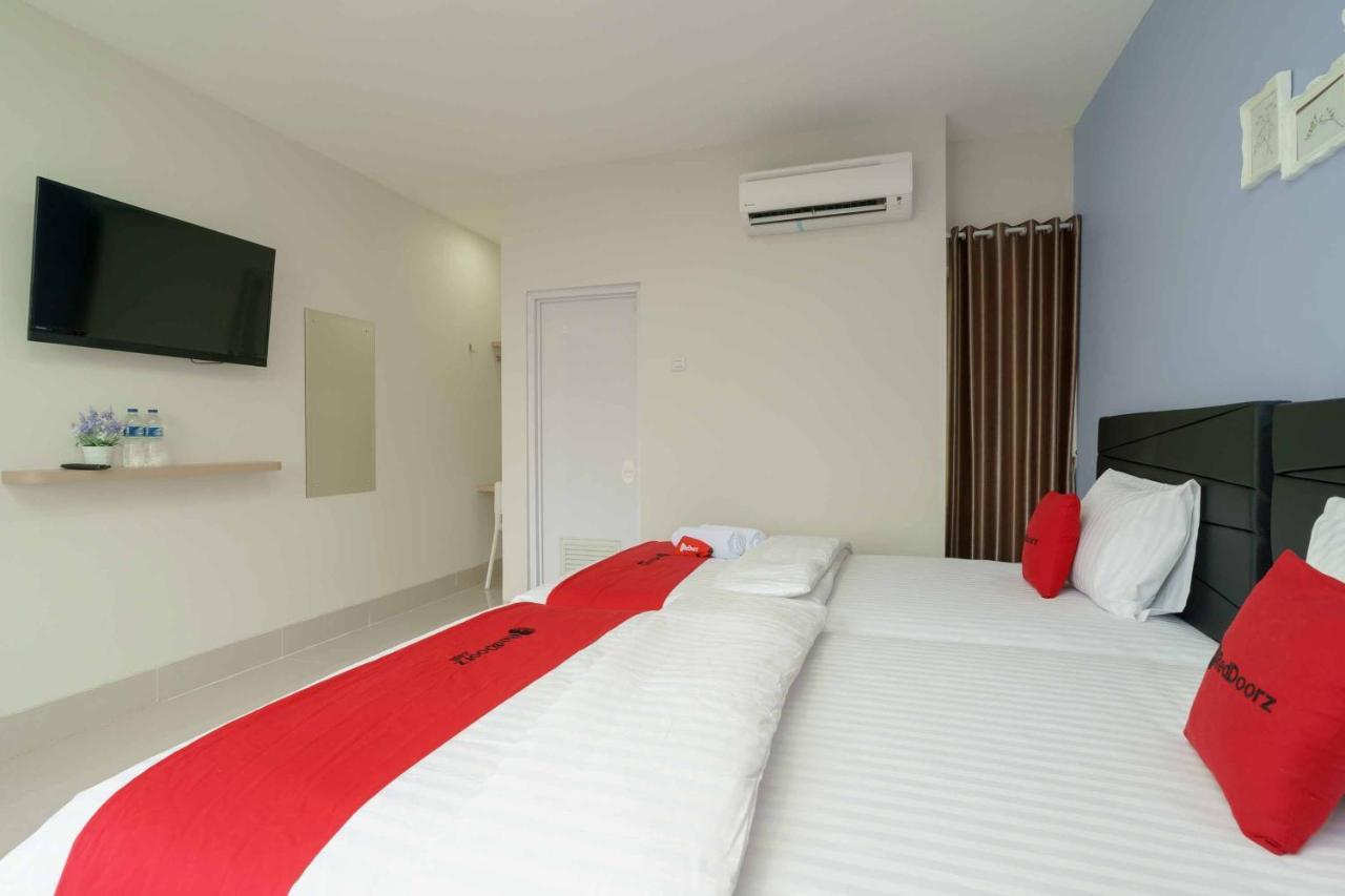 Reddoorz Plus Near Eka Hospital Bsd 5 Dadap Eksteriør bilde